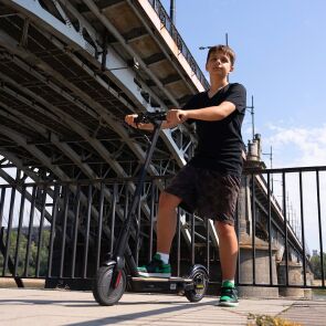 hulajnoga-elektryczna-manta-young-rider-MES801H-prezentacja-3.jpg
