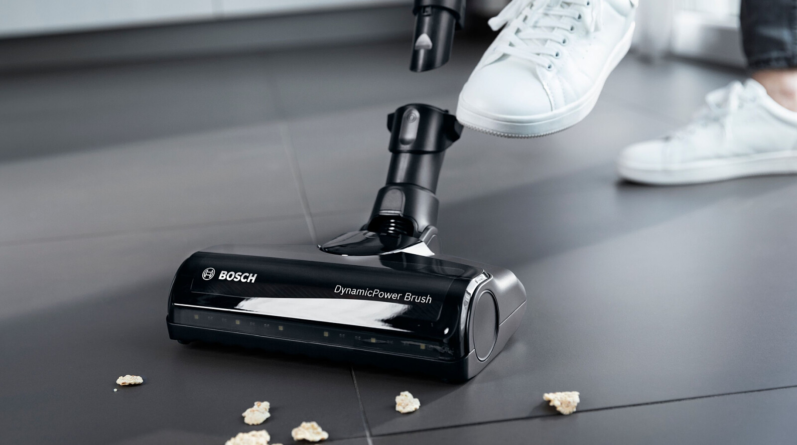 odkurzacz-pionowy-bosch-unlimited-7-bbs711w-bialy-6.jpg