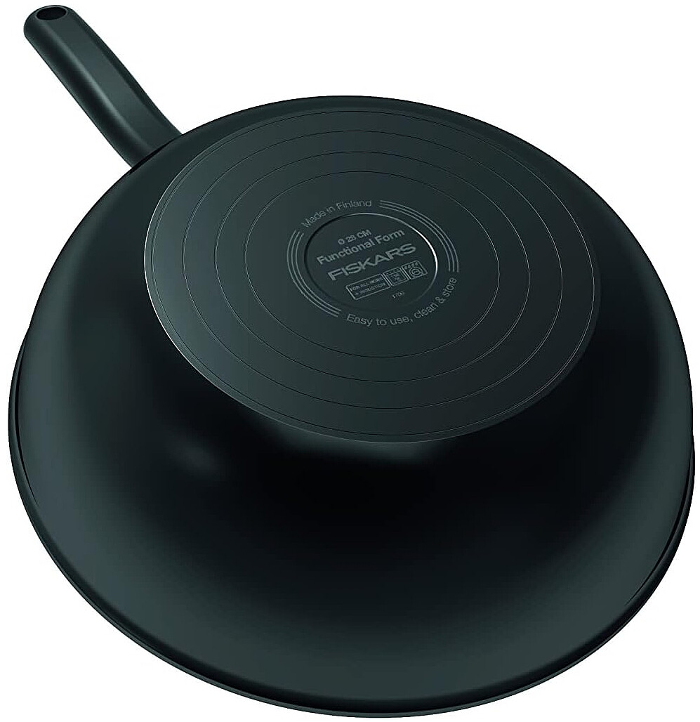 patelnia-wok-fiskars-functional-form-28-cm-dno1.jpg