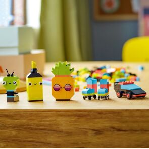 lego-classic-kreatywna-zabawa-neonowymi-kolorami-11027-10.jpg