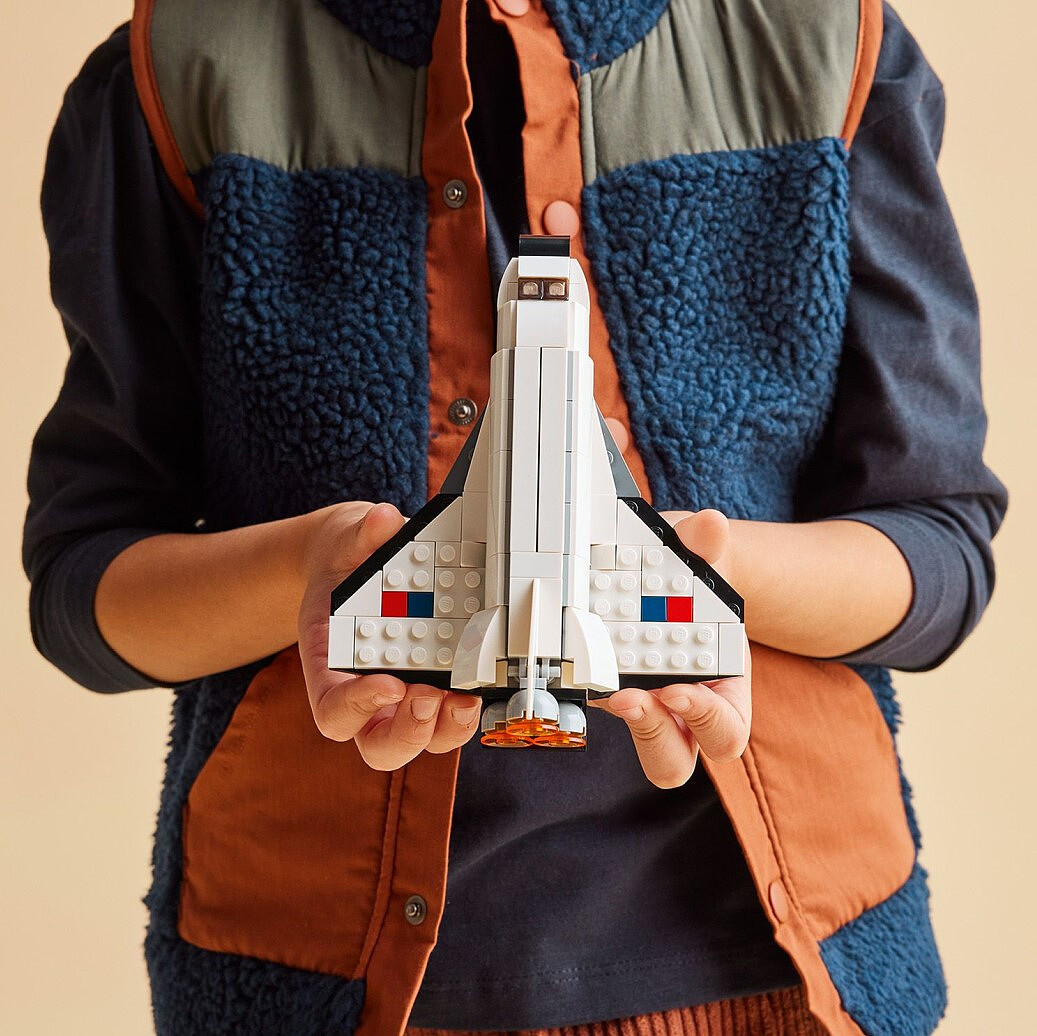 klocki-lego-creator-3w1-prom-kosmiczny-31134-opakowanie-przod-prezentacja-modelu-3.jpg