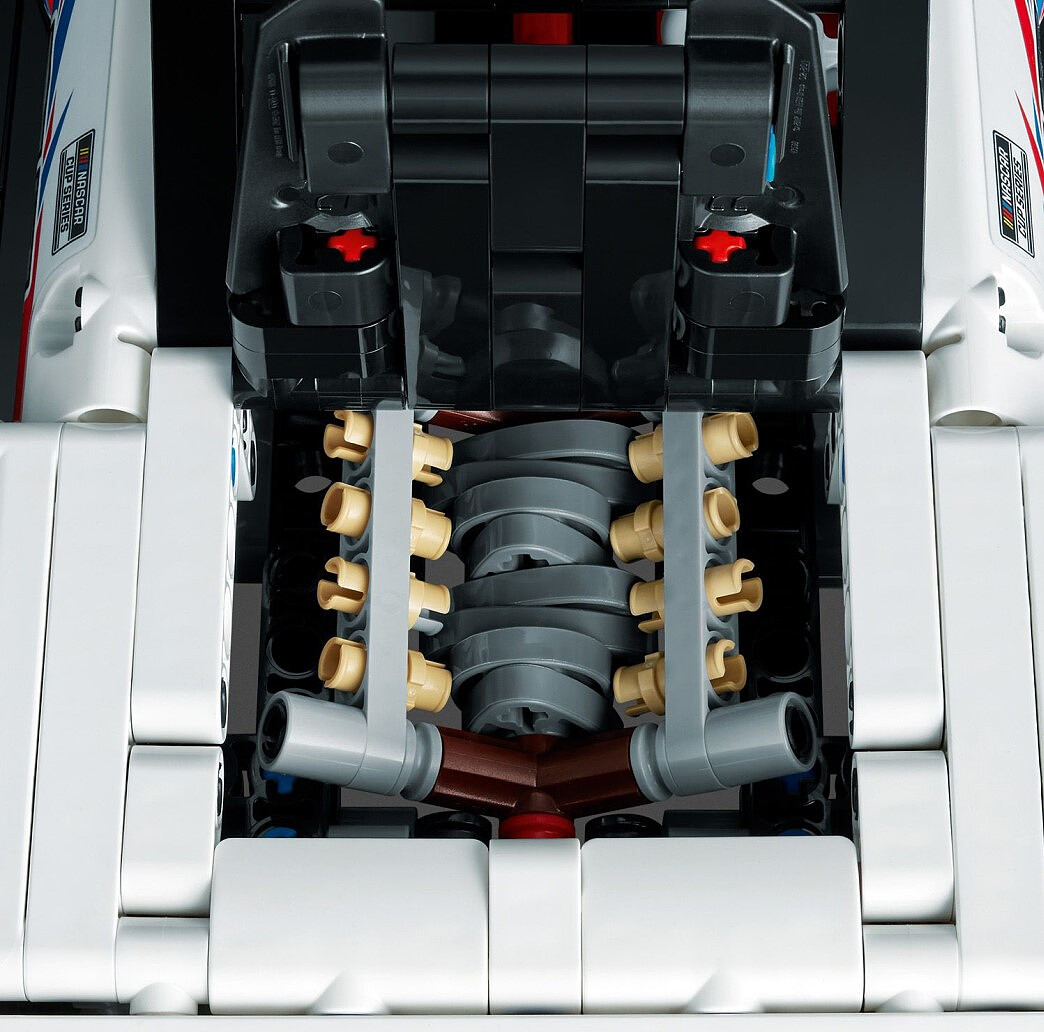 klocki-lego-technic-nowy-chevrolet-camaro-zl1%20-z-serii-nascar-42153.zdj8.jpg