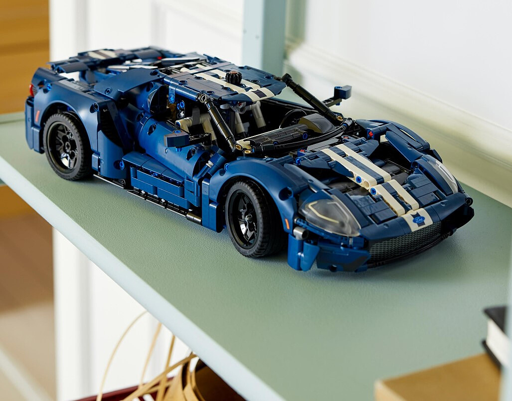 klocki-lego-technic-ford-gt-wersja-z-2022-roku-42154.zdj3.jpg