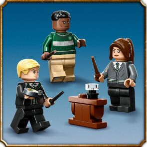 lego-harry-potter-flaga-slytherinu-76410-10.jpg