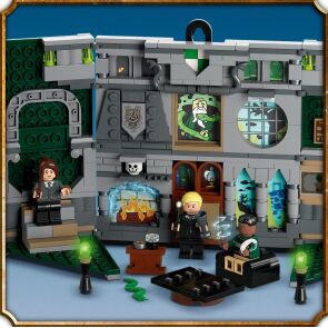 lego-harry-potter-flaga-slytherinu-76410-8.jpg