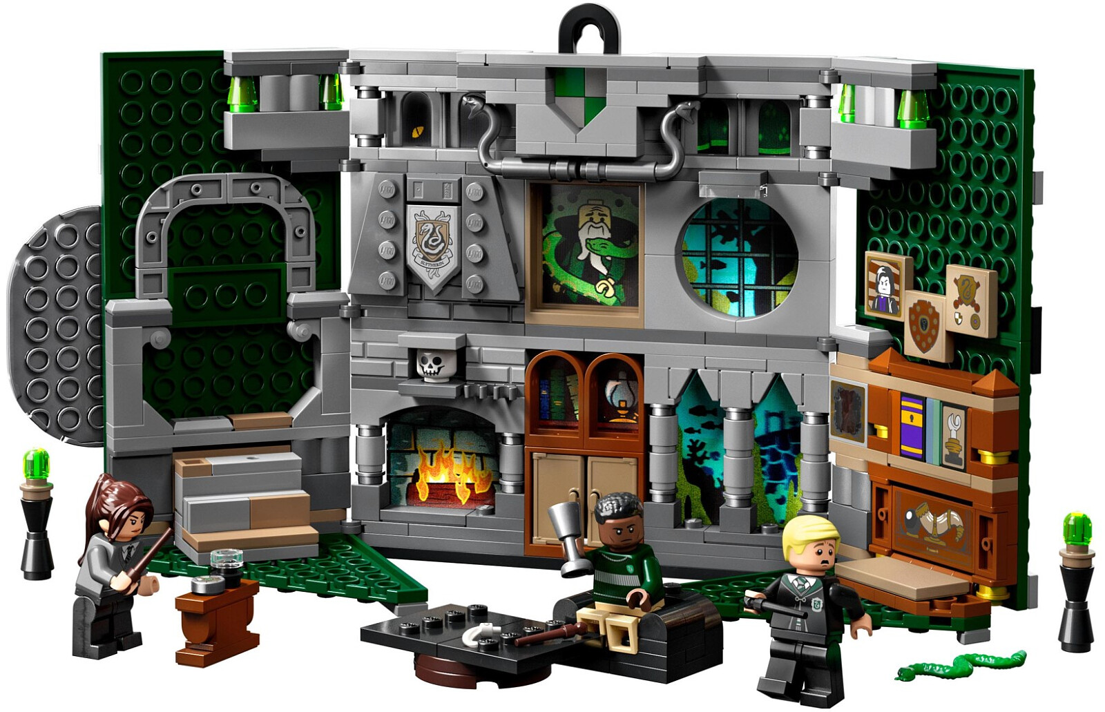 lego-harry-potter-flaga-slytherinu-76410-2.jpg