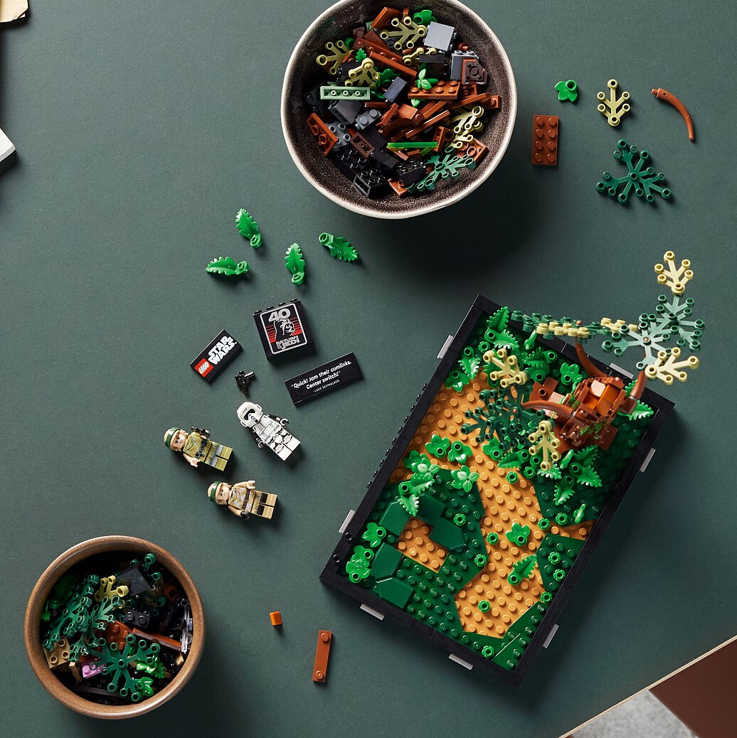 klocki-lego-star-wars-diorama-poscig-na-scigaczu-przez-ndor-zkladanie-zestawu.jpg