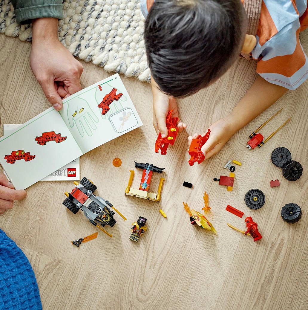 kocki-lego-ninjago-bitwa-samochodowo-motocyklowa-miedzy-kaiem-a-rasem-71789.zdj12.jpg