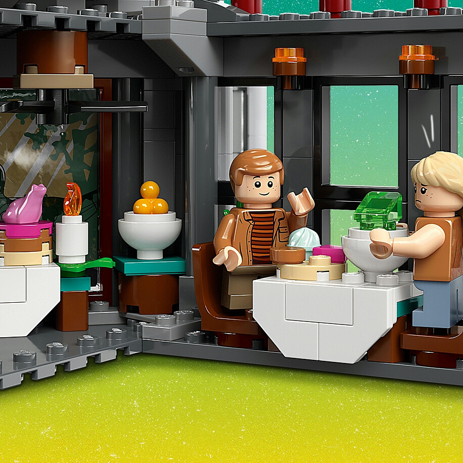 klocki-lego-jurassic-world-centrum-dla-odwiedzajacych-atak-tyranozaura-i-raptora-76961-zdjecie7.jpg