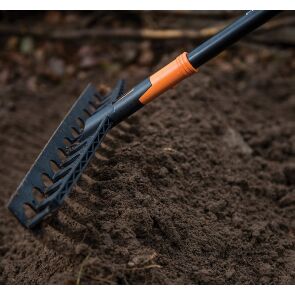 grabie-glowica-uniwersalna-fiskars-solid-zdjecie.jpg