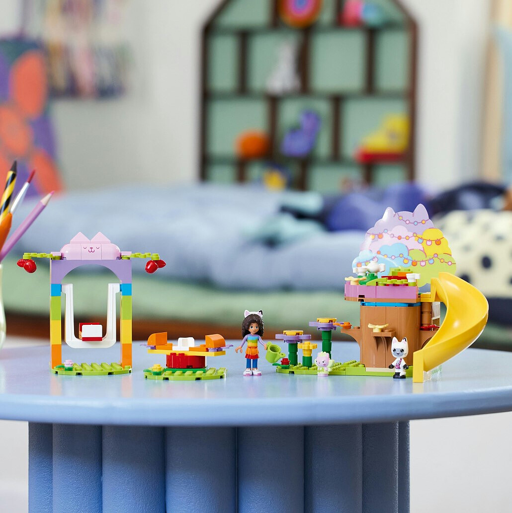 klocki-lego-koci-domek-gabi-przyjecie-w-ogrodzie-wrozkici-10787-9.jpg