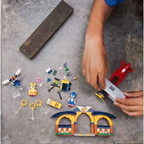 lego-sonic-the-hedgehog-tails-z-warsztatem-i%20samolot-tornado-76991-7.jpg