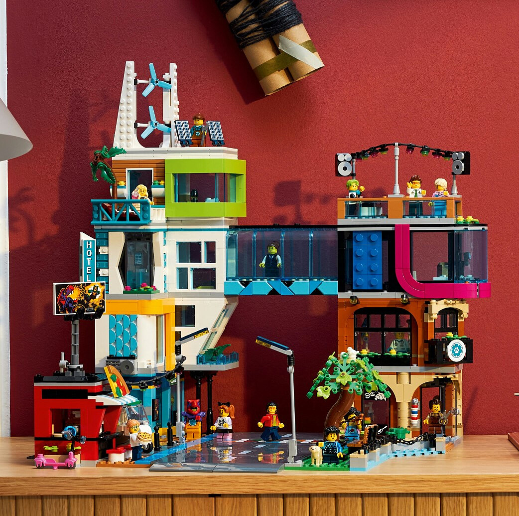 lego-city-srodmiescie-60380-12.jpg