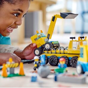 lego-city-ciezarowki-dzwig-kula-wyburzeniowa-60391-10.jpg