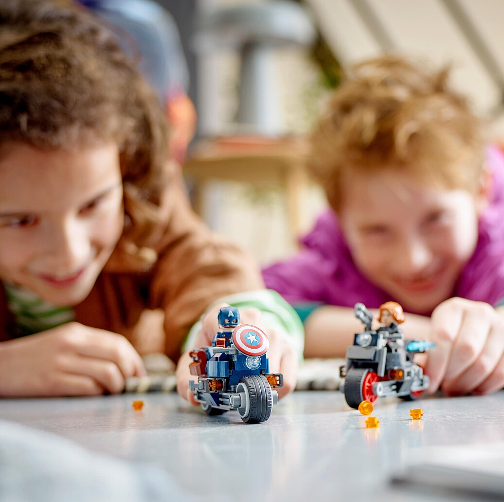 lego-marvel-super-heroes-motocykle-76260-zabawa3.jpg