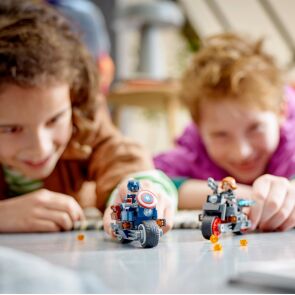 lego-marvel-super-heroes-motocykle-76260-zabawa3.jpg