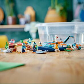 lego-city-lodz-do-nurkowania-badacza-60377-11.jpg