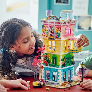 lego-friends-dom-kultury-w-heartlake-41748-12.jpg