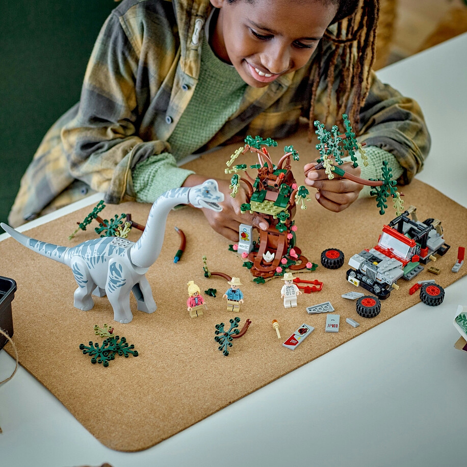 klocki-lego-jurassic-world-odkrycie-brachiozaura-76960-zdjecie5.jpg