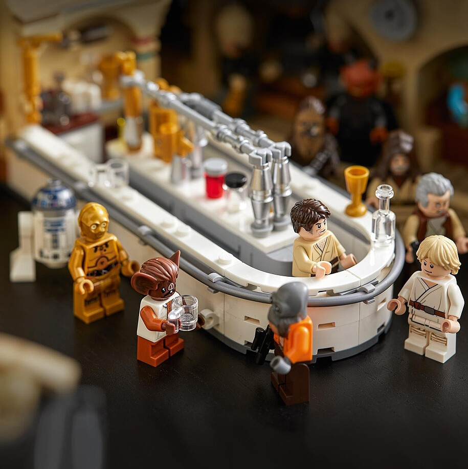 klocki-lego-star-wars-kantyna-mos-eisley-75290-zdjecie3.jpg