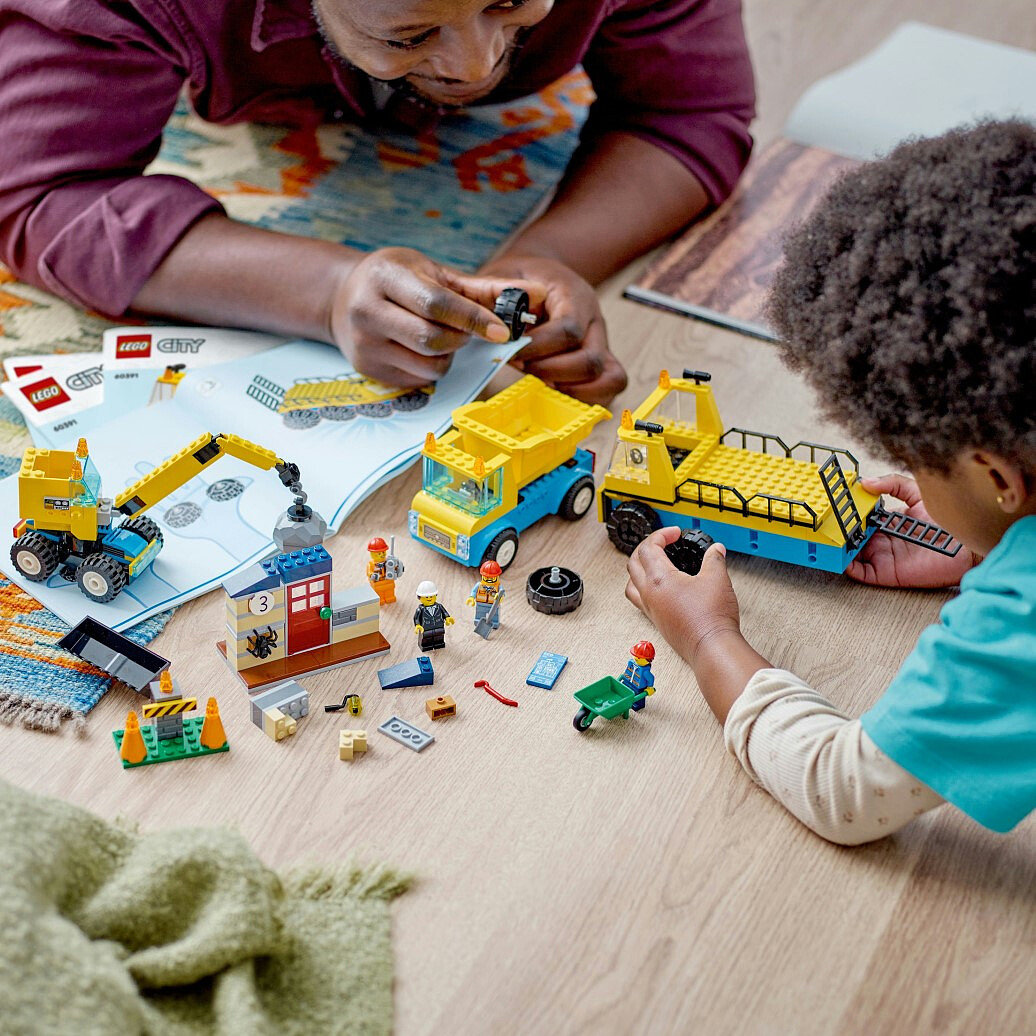 lego-city-ciezarowki-dzwig-kula-wyburzeniowa-60391-13.jpg