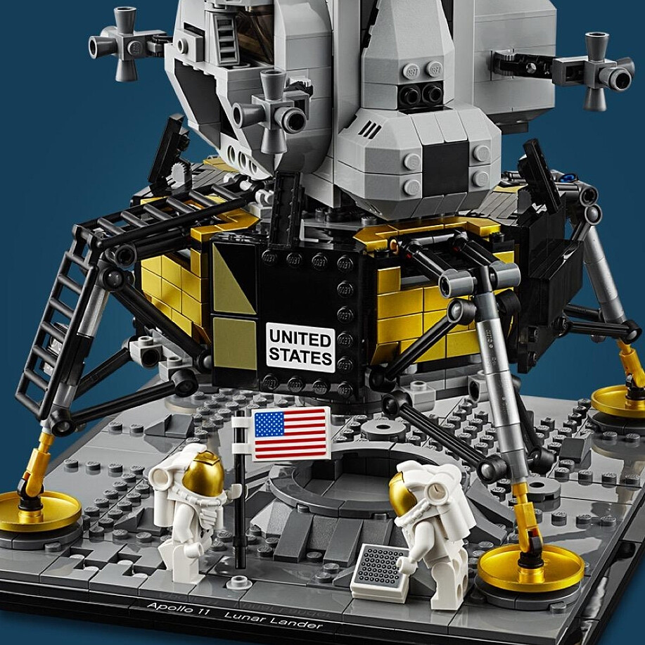 klocki-lego-creator-expert-ladownik-ksiezycowy-apollo-11-nasa-10266-zdjecie.jpg