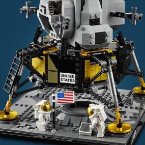 klocki-lego-creator-expert-ladownik-ksiezycowy-apollo-11-nasa-10266-zdjecie.jpg