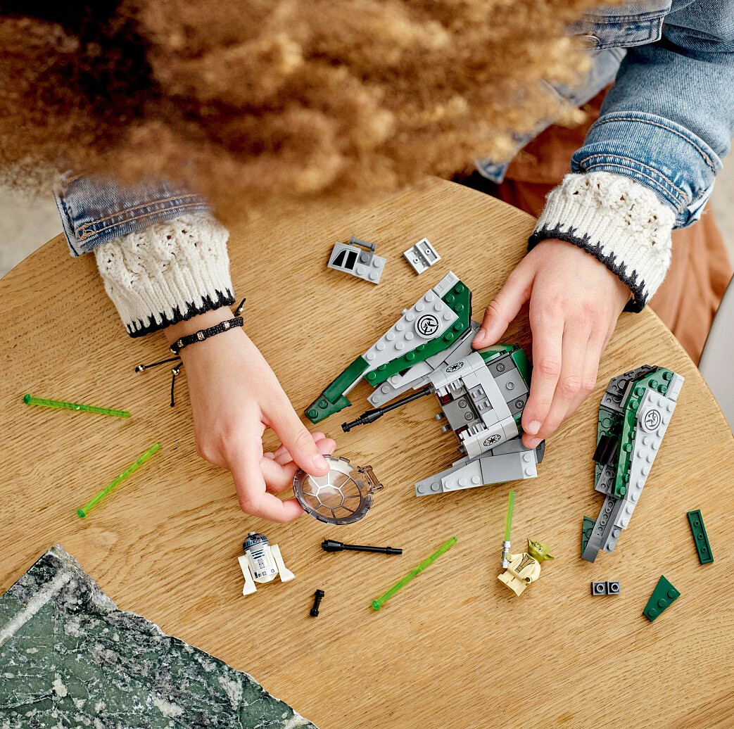 klocki-lego-star-wars-jedi-starfighter-yody-75360.zdj10.jpg