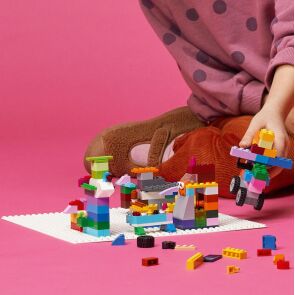 klocki-lego-biala-plytka-konstrukcyjna-11026-prezentacja-produktu.jpg