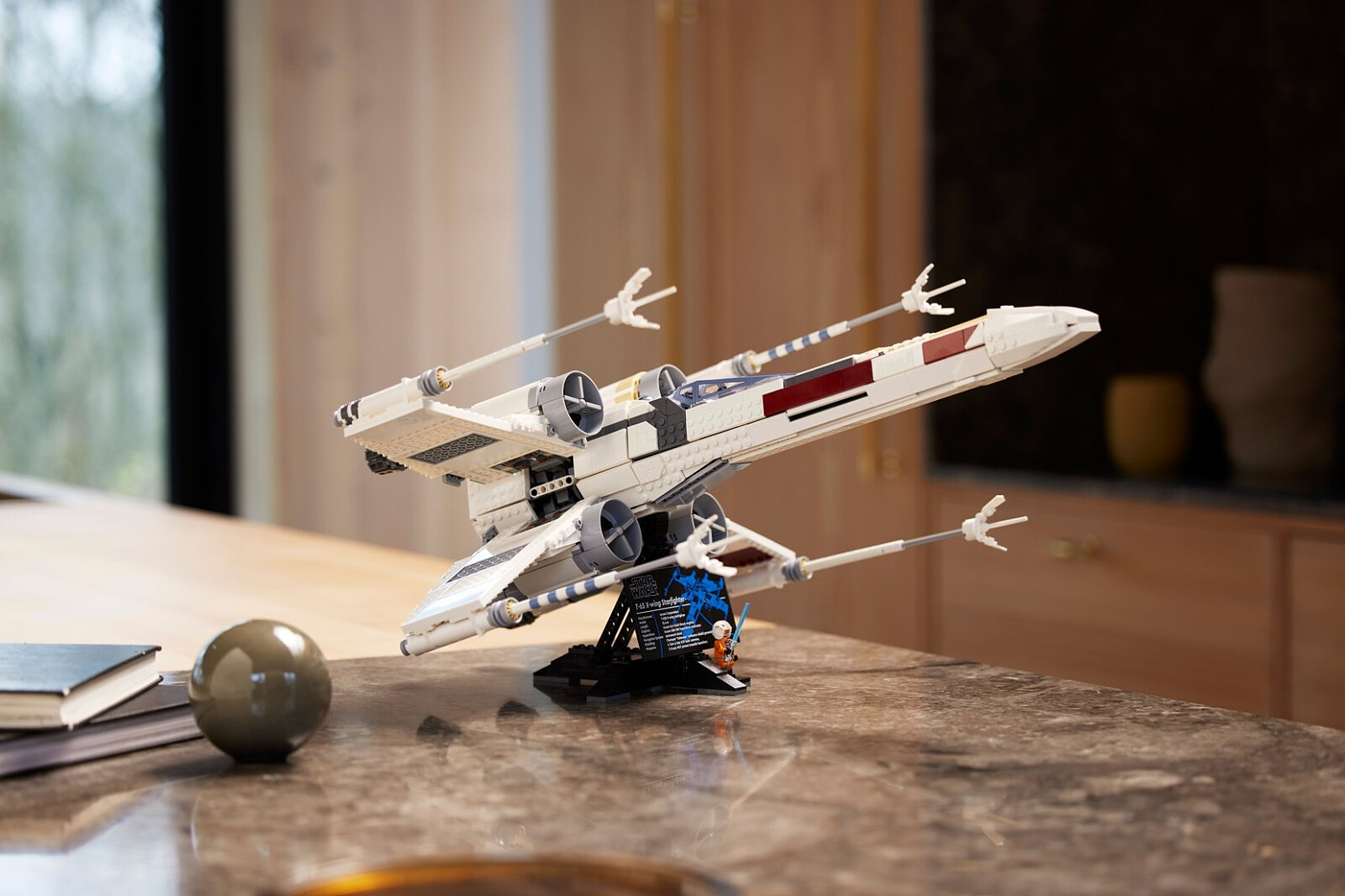 klocki-lego-star-wars-mysliwiec-x-wing-75355-1.jpg