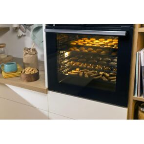 piekarnik-elektryczny-gorenje-bo6735e02bk-aranzacja-pieczenie.jpg