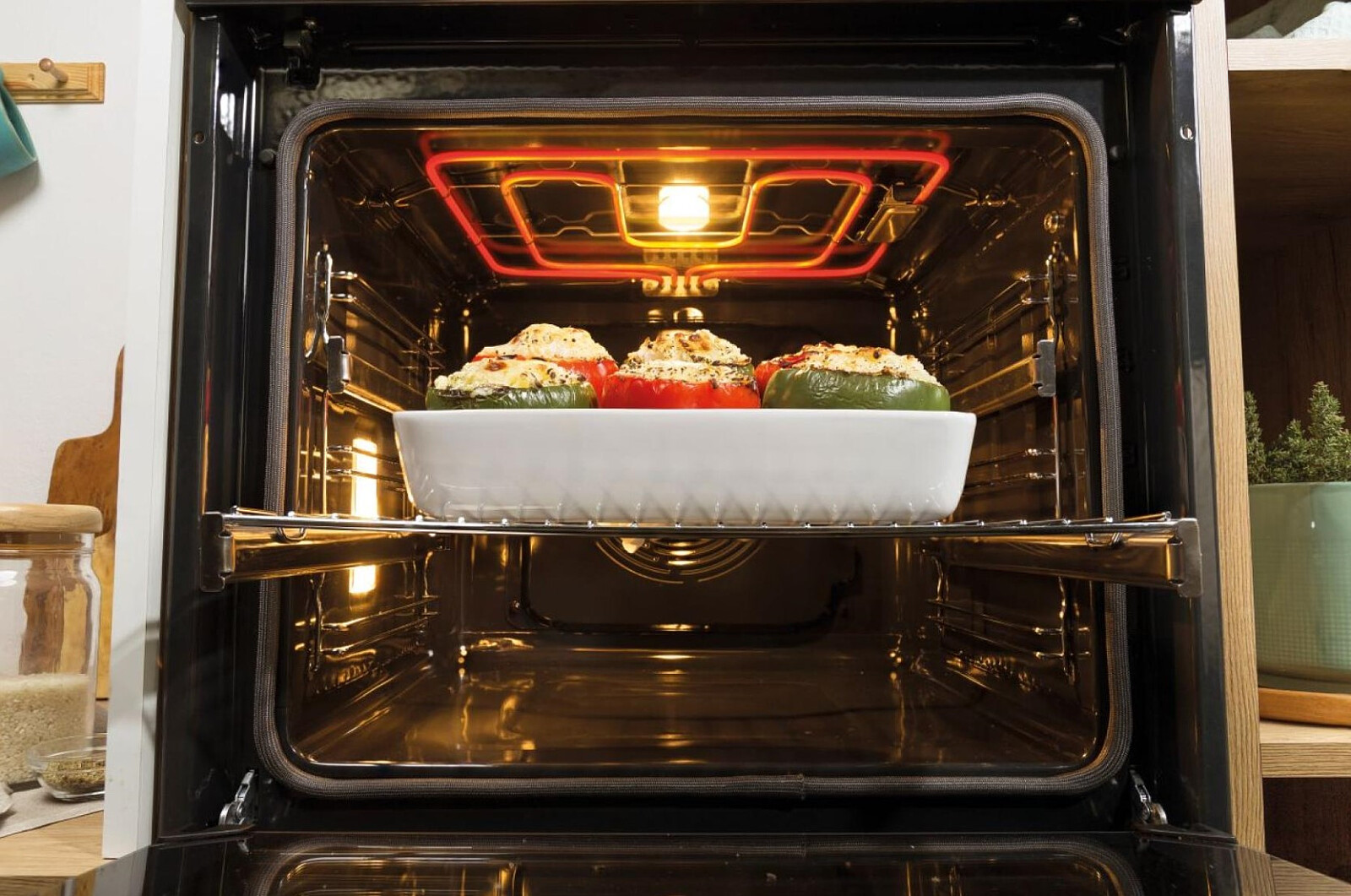 piekarnik-elektryczny-gorenje-bo6735e02bk-pieczenie.jpg
