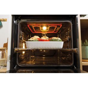 piekarnik-elektryczny-gorenje-bo6735e02bk-pieczenie.jpg