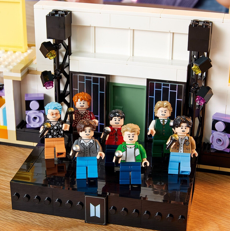 klocki-lego-ideas-bts-dynamite-21339-zdjecie27.jpg