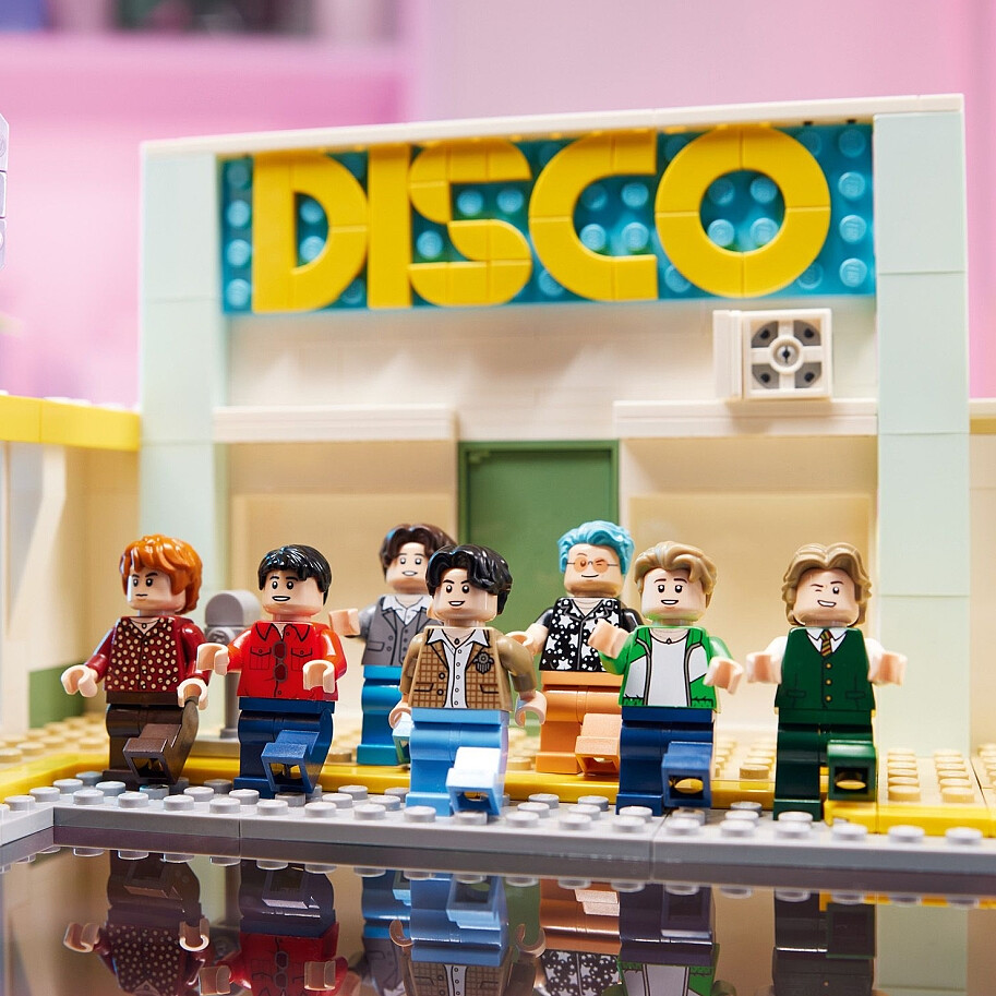 klocki-lego-ideas-bts-dynamite-21339-zdjecie25.jpg