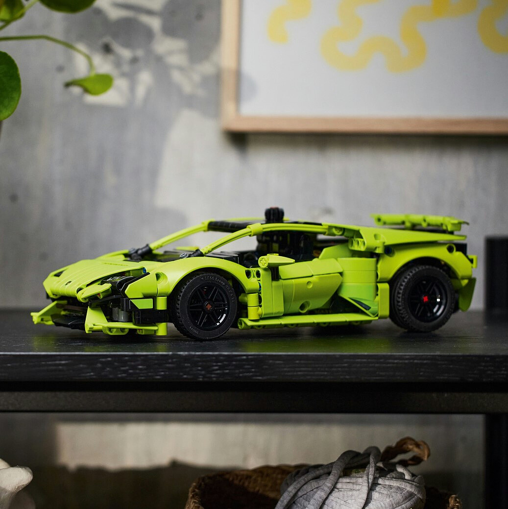 klocki-lego-technic-lamborghini-huracan-tecnica-42161.zdj6.jpg