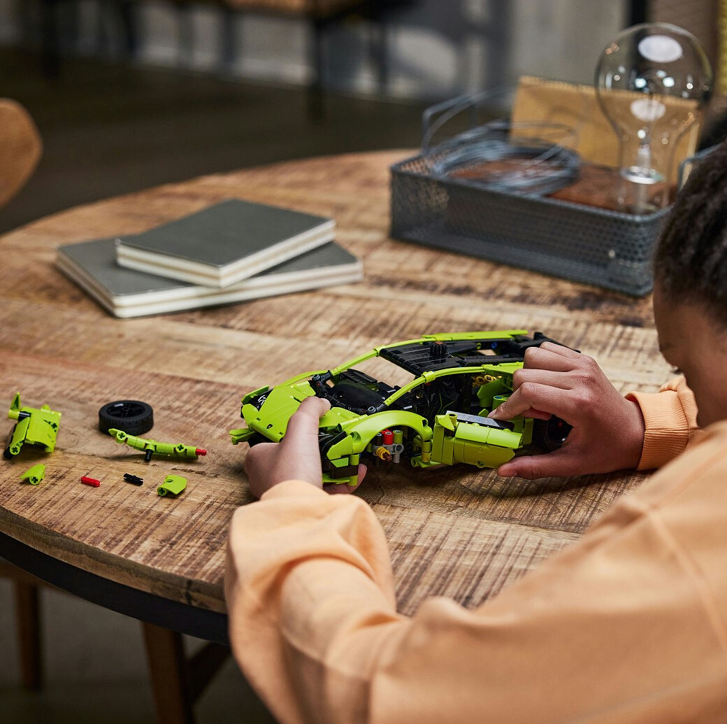 klocki-lego-technic-lamborghini-huracan-tecnica-42161.zdj5.jpg