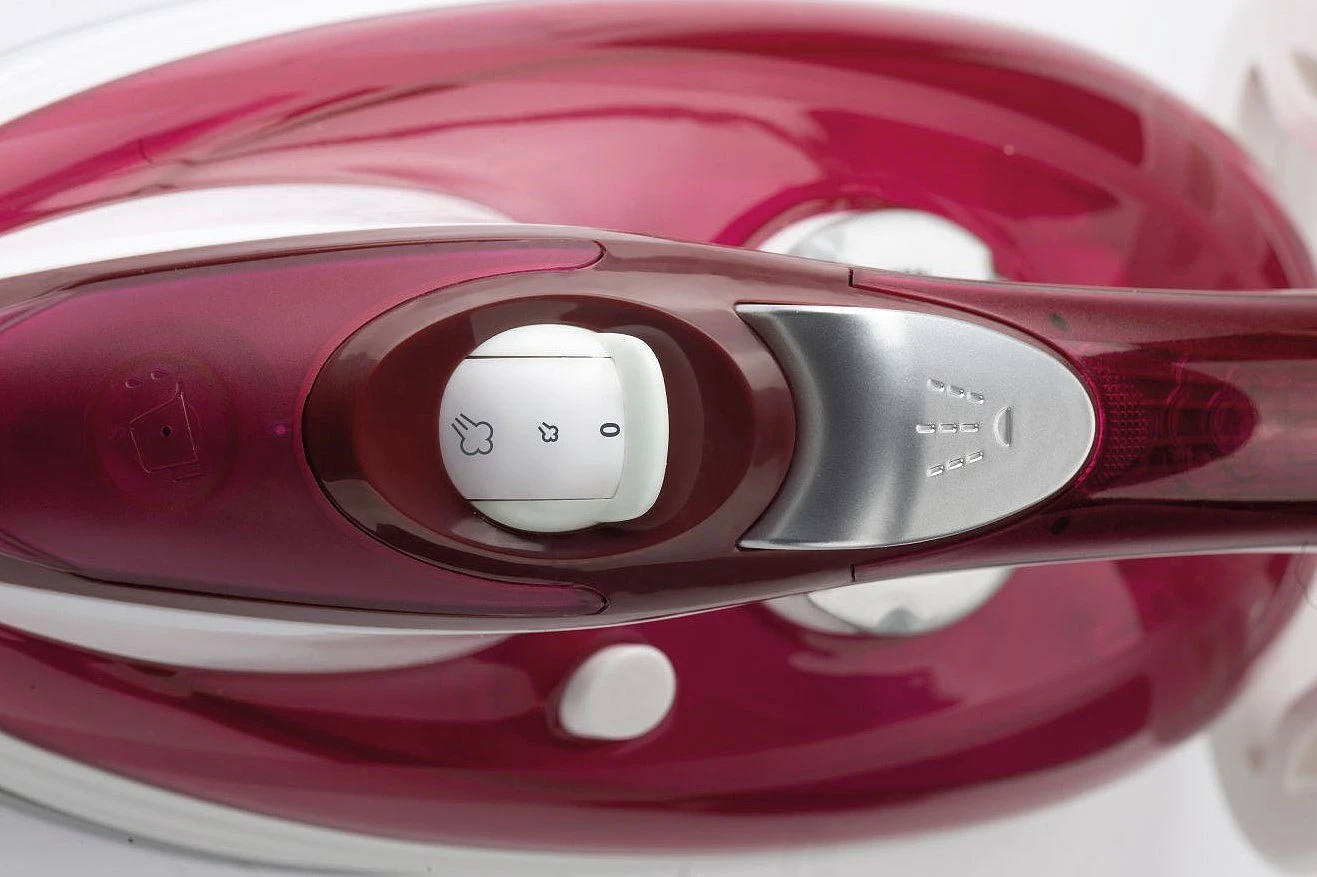 zelazko-parowe-gorenje-sih3000rbc-4.jpg