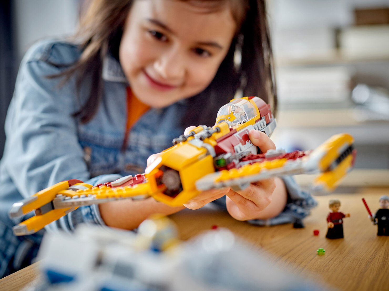 klocki-lego-star-wars-e-wing-nowej-republiki-kontra-mysliwiec-shin-hati-75364-3.jpg