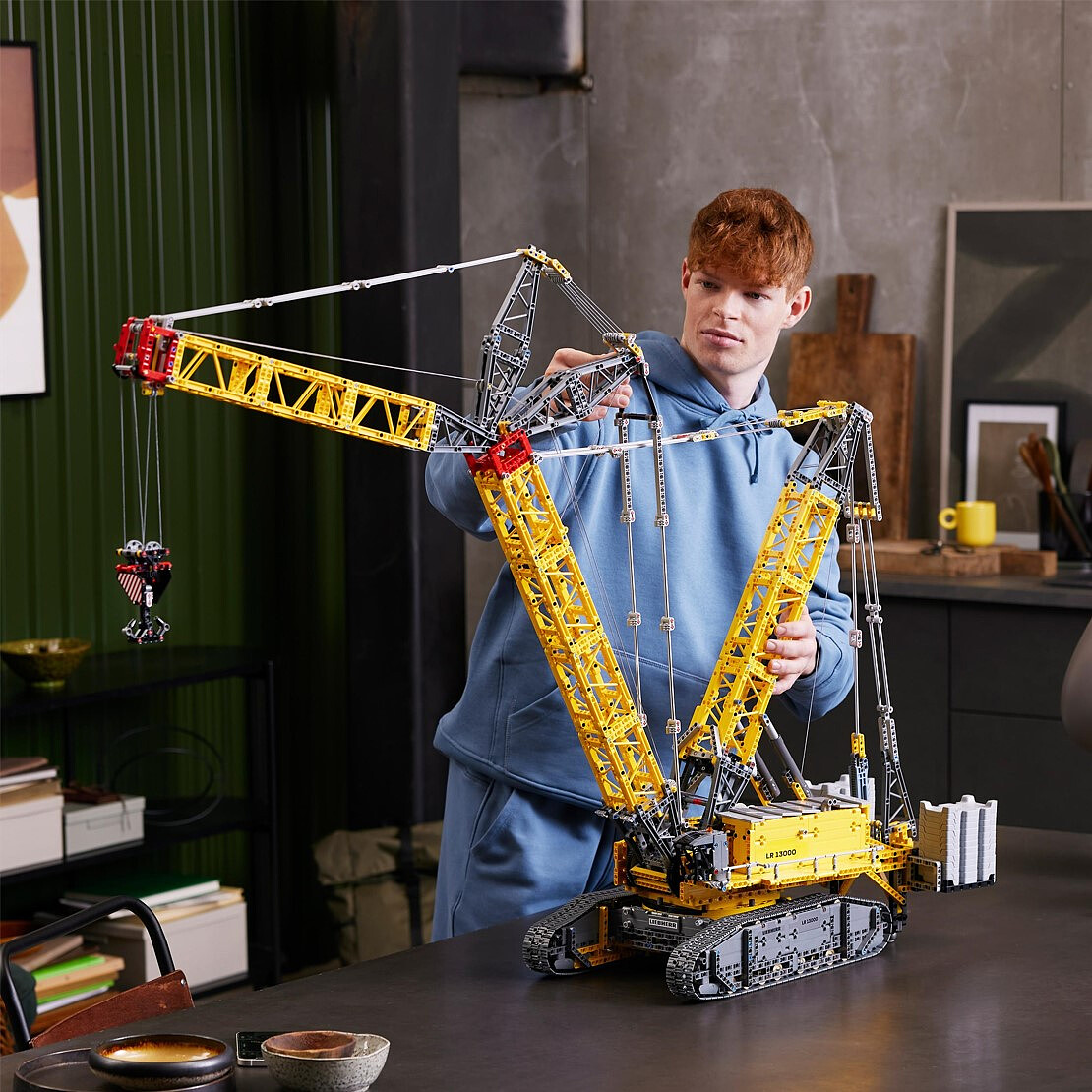 klocki-lego-technic-zuraw-gasienicowyliebherr-lr-13000-42146-1.jpg