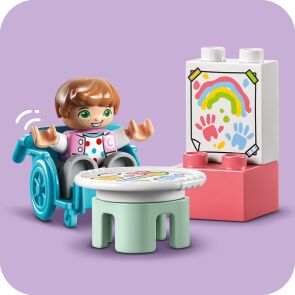 klocki-lego-duplo-town-dzien-z-zycia-w-zlobku-10992-3.jpg
