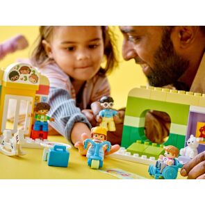 klocki-lego-duplo-town-dzien-z-zycia-w-zlobku-10992-8.jpg