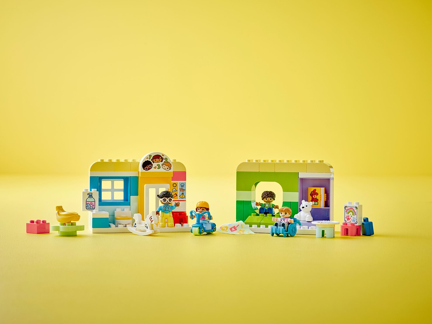 klocki-lego-duplo-town-dzien-z-zycia-w-zlobku-10992-1.jpg