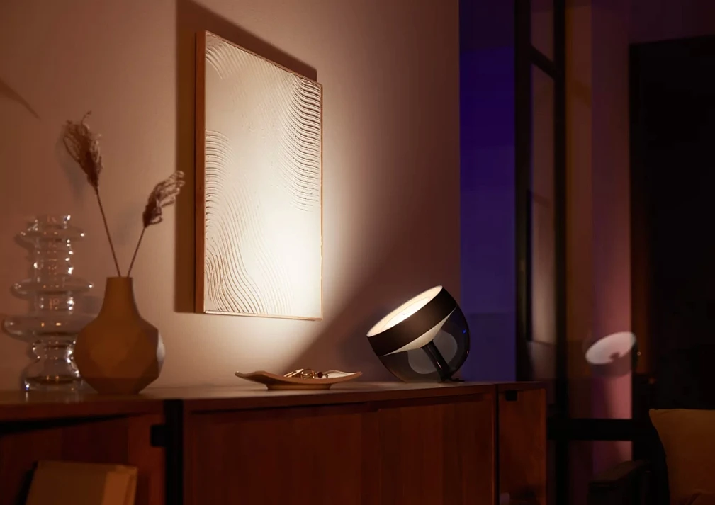 inteligentna-lampa-philips-hue-iris-czarna-1.jpg