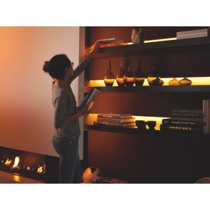 tasma-led-philips-hue-baza-wc-ambiance-plus-v4-2-metry--prezentacja-4.jpg