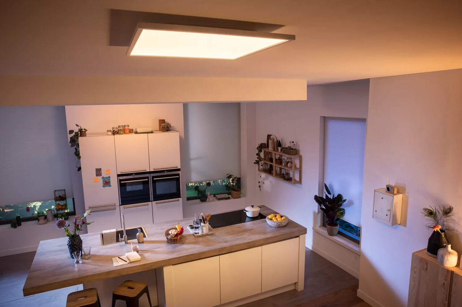 inteligentne-kwadratowe-oswietlenie-panelowe-philips-hue-aurelle-39w-biale-6.jpg