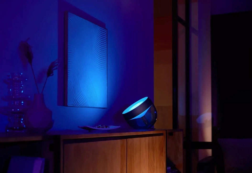 inteligentna-lampa-philips-hue-iris-czarna-2.jpg