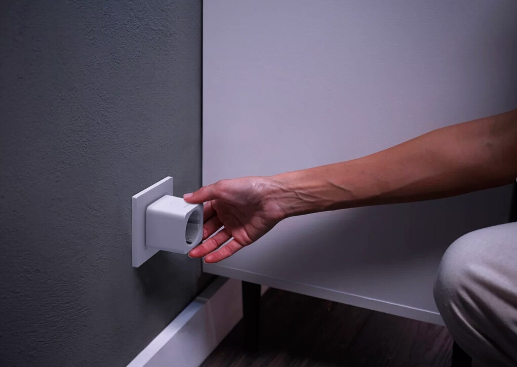 inteligentna-wtyczka-philips-hue-smart-plug-zdjecie.jpg
