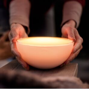 inteligentna-przenosna-lampa-philips-hue-go-2.jpg