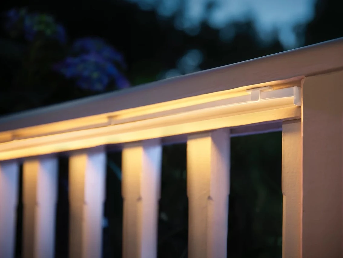 zewnetrzna-tasma-led-philips-hue-wc-ambiance-2%20m-prezentacja-2.jpg
